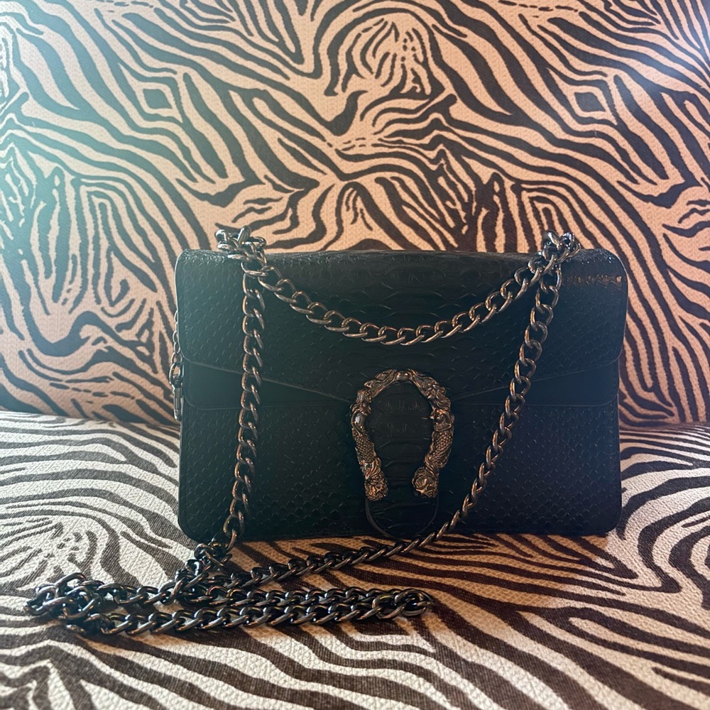 Elegant Black Chain Shoulder Bag